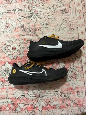 Nike Pegasus 40 Steelers Running Shoes